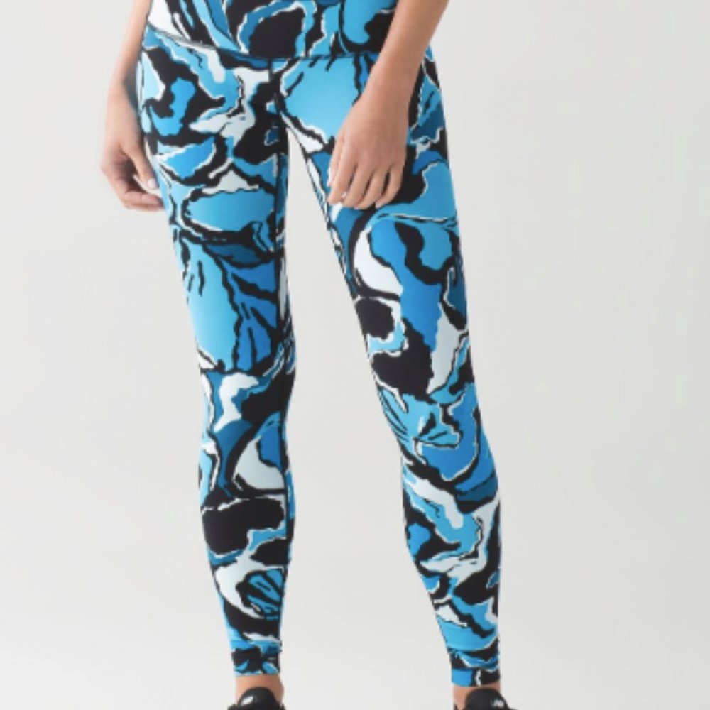 2204 - Lululemon Wunder Under Pant (Hi-Rise) in Sz 8
